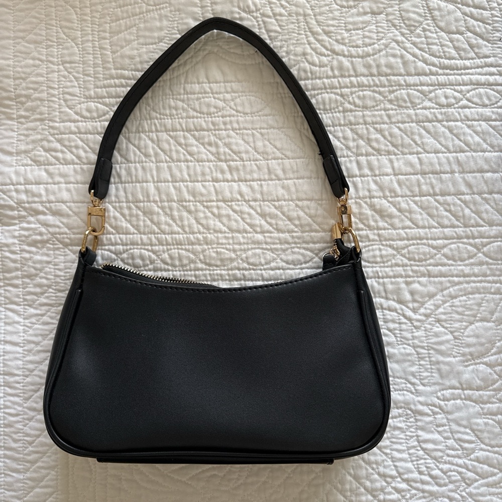 Black shoulder purse